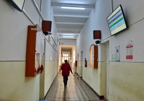 Adio aviziere şi liste kilometrice! Curtea de Apel Oradea afişează procesele  în format electronic la intrarea în sălile de judecată