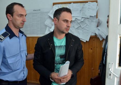 Pedeapsă blândă pentru agentul rutier din Oradea care a pretins 1.200 lei şpagă ca să „rezolve” un dosar penal
