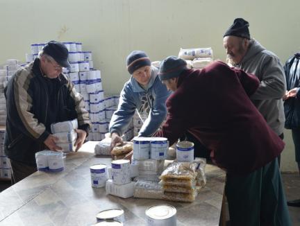ASCO distribuie pachetele cu ajutoare alimentare pentru orădenii nevoiaşi