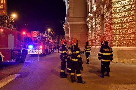 Alertă de incendiu la Palatul de Justiție din Oradea (FOTO/VIDEO)