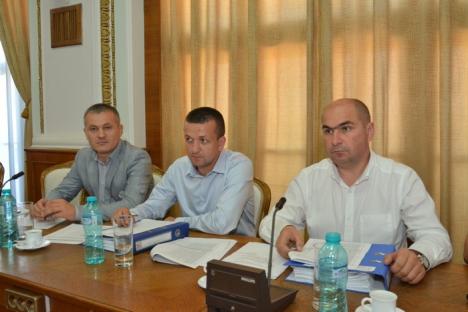 Mircea Mălan a revenit în funcţia de viceprimar al Oradiei (FOTO)