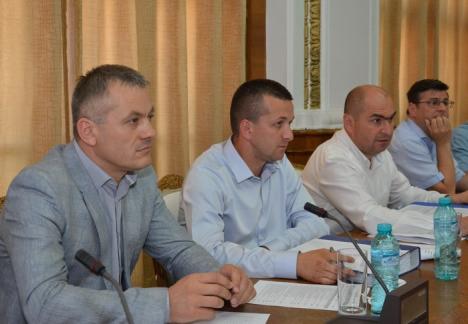 Mircea Mălan a revenit în funcţia de viceprimar al Oradiei (FOTO)