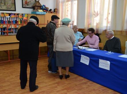 Bihorul votează: Până la ora 10, au votat cu 2% mai mulţi alegători decât în turul I