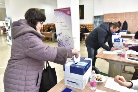 La Universitatea din Oradea se votează iar: Profesorii și cercetătorii își aleg senatorii (FOTO)