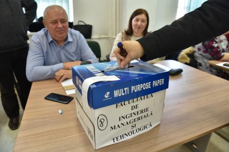 La Universitatea din Oradea se votează iar: Profesorii și cercetătorii își aleg senatorii (FOTO)