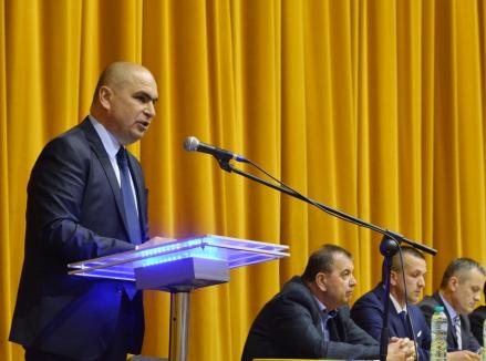 Alegeri la PNL Bihor: Se pregăteşte realegerea lui Bolojan. 'Joc de scenă' pentru funcţiile de prim-vicepreşedinţi şi vicepreşedinţi