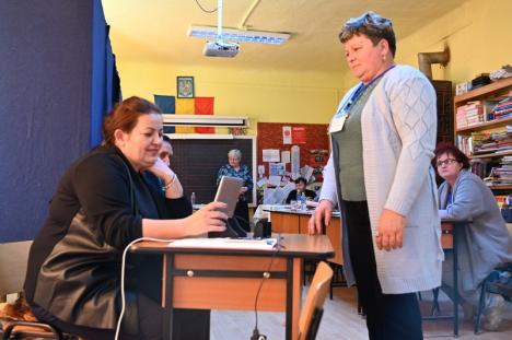 REPORTAJ BIHOREANUL: Maghiarii din nordul judeţului nu votează, fiindcă nu simt că sunt alegerile lor (FOTO)