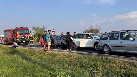 Accident pe DN 1, în Bihor: Șase mașini s-au lovit, șapte oameni au ajuns la spital (FOTO)