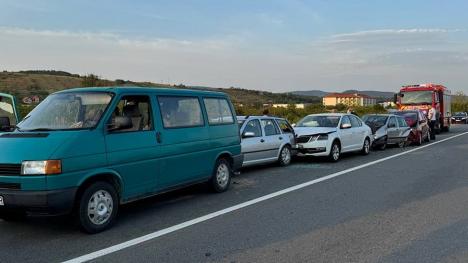 Accident pe DN 1, în Bihor: Șase mașini s-au lovit, șapte oameni au ajuns la spital (FOTO)