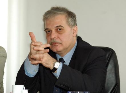 „Călătorie în centrul inimii”: Fostul senator PSD de Bihor, Alexandru Athanasiu, îşi lansează noua carte la Oradea