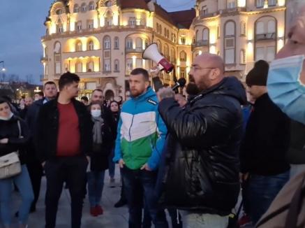 Sandu Lungu s-a retras de la protestul anti-restricţii din Oradea: 'N-am venit aici să reprezint nici partidul AUR, nici PSD, nici PNL' (VIDEO)
