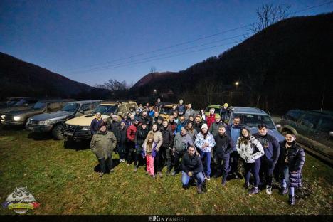 Cadouri de la aventurieri: Zeci de copii și persoane nevoiașe din cătune izolate din Bihor au primit cadouri de la West Alpine Off Road (FOTO)