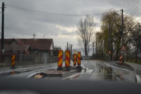 Atenţie, şoferi! Drumul Oradea-Cluj, plin cu alveole de calmare a traficului ce pot fi periculoase (FOTO)