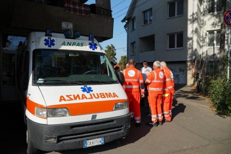 Ambulanţa ucrainenilor: Crucea Roşie îi va duce la medic pe refugiaţii din Bihor, cu o autospecială venită din Italia (FOTO/VIDEO)
