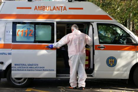 Ambulanța Bihor, din nou copleșită de solicitările pentru testarea Covid: timpul de răspuns a crescut și la trei zile