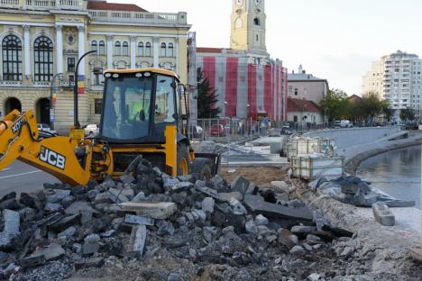 Promenada de lângă Primăria Oradea ar putea fi gata mai devreme. Nu va mai avea copacii înalţi cu care s-au fălit edilii (FOTO)
