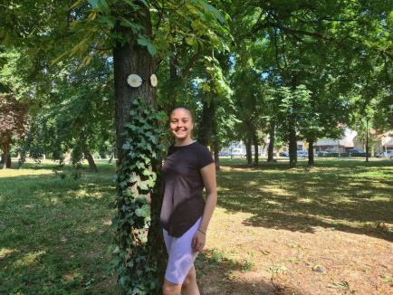 Copacii ne privesc! La doar 14 ani, Ana Jarca a mobilizat elevi de la patru şcoli din Bihor să pună 'ochi' pe 500 de arbori (FOTO)
