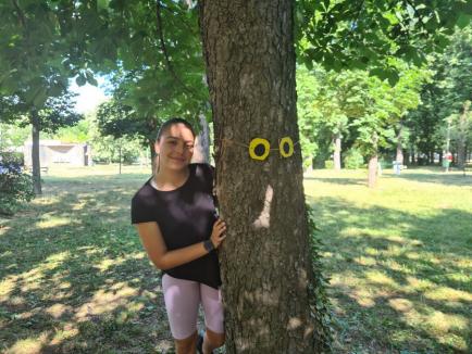 Copacii ne privesc! La doar 14 ani, Ana Jarca a mobilizat elevi de la patru şcoli din Bihor să pună 'ochi' pe 500 de arbori (FOTO)