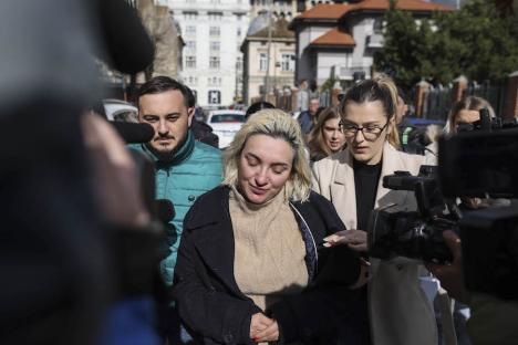 Influencerița Ana Morodan, reținută de poliție: n-a oprit la semnalele agenților, a bușit două mașini, iar apoi a condus fără permis, băută și sub influența unor substanțe interzise