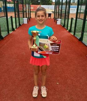 Anamaria Coroiu din Şuncuiuş este noua tânără speranţă a tenisului de câmp din Bihor