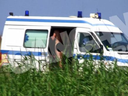 Angajaţi ai Penitenciarului Târgu Ocna s-au dus cu ambulanţa instituţiei la mare