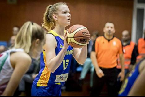 Orădeancă de 18 ani, selecționată în echipa de baschet feminin a României la senioare