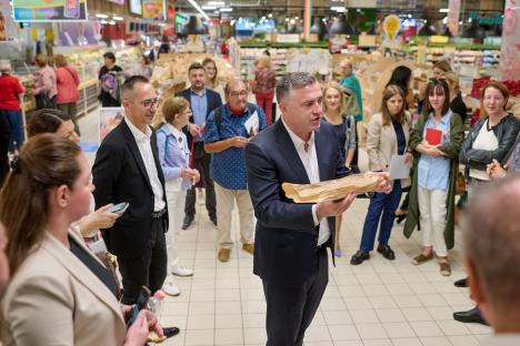 Auchan România la aniversarea de 18 ani: peste 440 de magazine, prețuri mici și acțiuni de anvergură pentru un comerț sustenabil (FOTO)