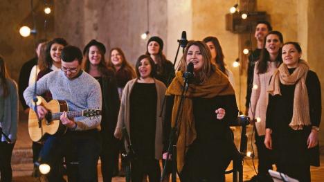 'Chemat la lumină': Ansamblul Sanctus Pro Deo, format din 70 de persoane, aduce un concert de 'muzică spirituală' la Oradea (VIDEO)