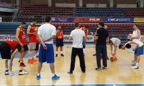 Baschetbaliştii orădeni se antrenează pentru primele dueluri cu Steaua