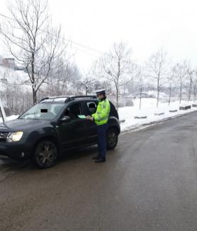 Amenzi şi permise reţinute pentru lipsa anvelopelor de iarnă, în Bihor (FOTO)