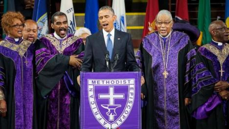 Obama, protagonistul unui nou moment inedit: Preşedintele SUA a cântat imnul 'Amazing Grace' la funeraliile unui pastor (VIDEO)