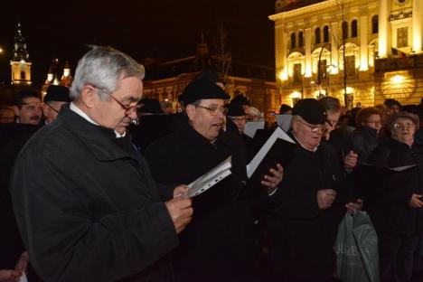 Premieră în Oradea: A fost montată prima coroană de Advent într-o piaţă publică (FOTO)