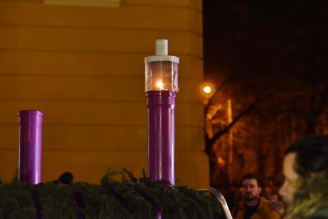 Prima lumânare de Advent a fost aprinsă în Oradea după o paradă a „îngerilor” (FOTO)