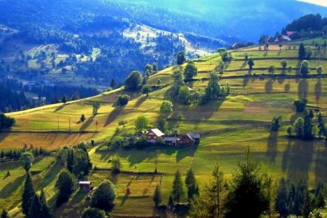 Bihorul, Alba și Clujul vor promova împreună turismul în Apuseni, sub brandul „Țara de piatră. Paradisul carstic al României”
