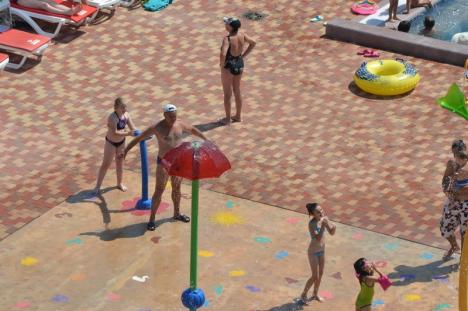 Vacanţă 'Presidenţială': Aquapark-ul President a pus în funcţiune noi tobogane şi jocuri de apă (FOTO/VIDEO)
