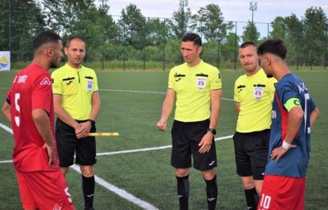 Mihai Motan va arbitra jocul de la Ghiroda al echipei FC Bihor, din prima manşă a finalei barajului de promovare