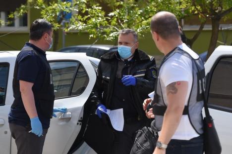 Şpagă în pandemie: Doi polițiști de frontieră din Bihor au fost ridicaţi de DGA direct din ghereta din vama Borș! (FOTO / VIDEO)