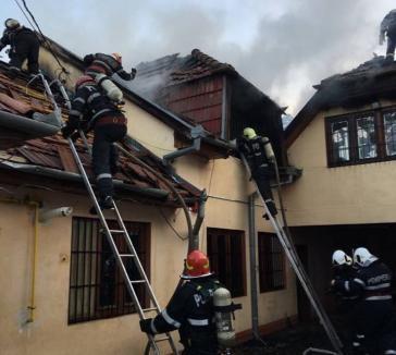 Incendiu la un centru de plasament din Oradea, din cauza unei ţigări