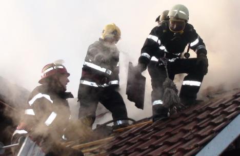 Atenţie la hornuri: 25 de incendii produse de coșurile de fum în 22 de zile, în județul Bihor