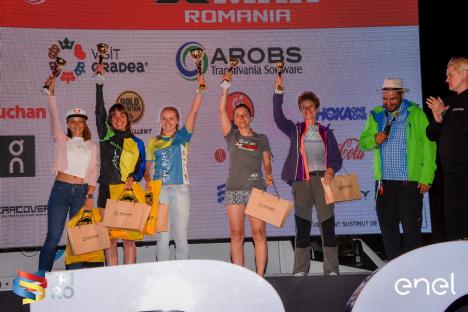 Putere de fier: Câştigătorii triatlonului AROBS X-Man România, premiaţi în centrul Oradiei (FOTO)