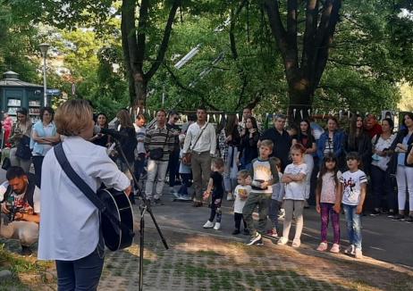 Scena 'Libertăţii': Elevii de la 'Francisc Hubic' au animat parcul cu cântece, balet și concerte la pian (FOTO / VIDEO)