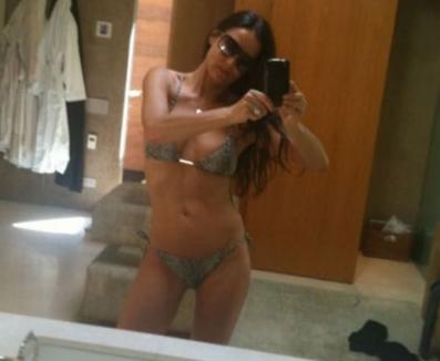 Demi Moore, sexy la 47 de ani în bikini