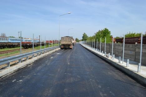 Se asfaltează! Drumul expres se închide pentru două zile în zona staţiei CFR (FOTO)