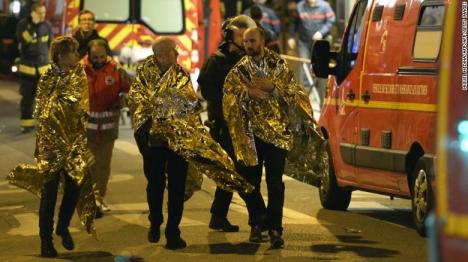Doi români au murit în atentatele de la Paris. ISIS revendică atacurile
