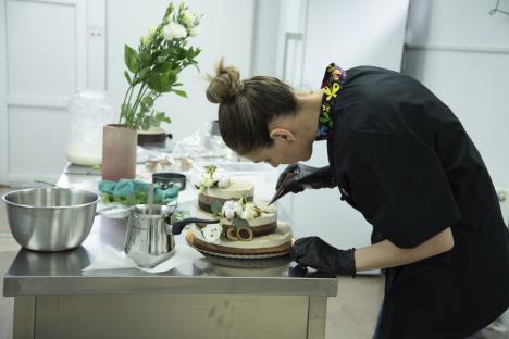 Prăjiturile raw vegan by Atelier Dulce Amărui ajung la Oradea! (FOTO / VIDEO)