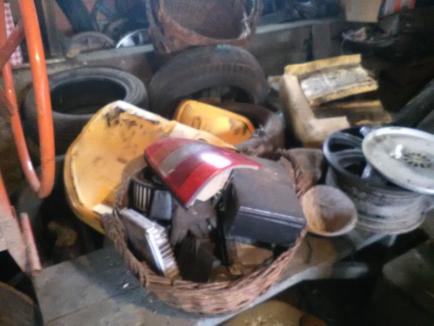 Un nou atelier ilegal de dezmebrări auto, descoperit în Bihor. Proprietarul a încasat o amendă uriaşă (FOTO)