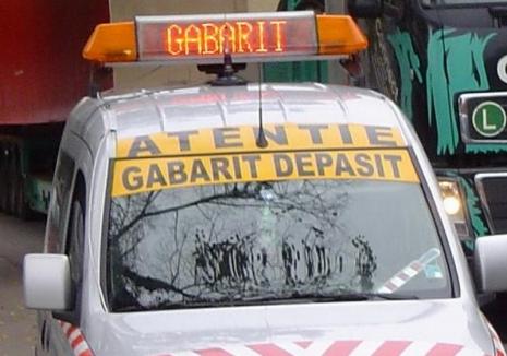 Atenţie, gabarit depăşit! Un transport special, lat de 5,6 metri, va traversa Bihorul în această seară