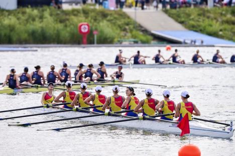 O nouă medalie de aur pentru România la Jocurile Olimpice. A fost obținută la canotaj, de echipa feminină 8+1 (FOTO)