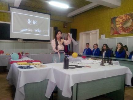 Premieră în Bihor: Elevii de la Liceul Aurel Lazăr iau lecţii de chineză