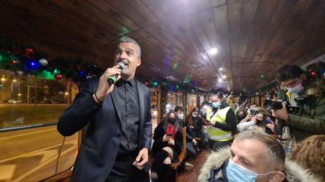 Aurelian Temişan a concertat în tramvai la Oradea (FOTO / VIDEO)